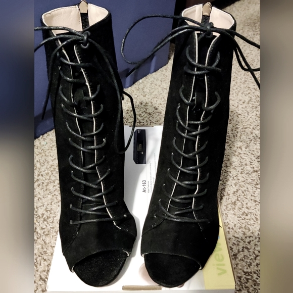 New Never Worn Women Size 7.5 Black Peep Toe Lace Bootie Heels - Picture 1 of 7